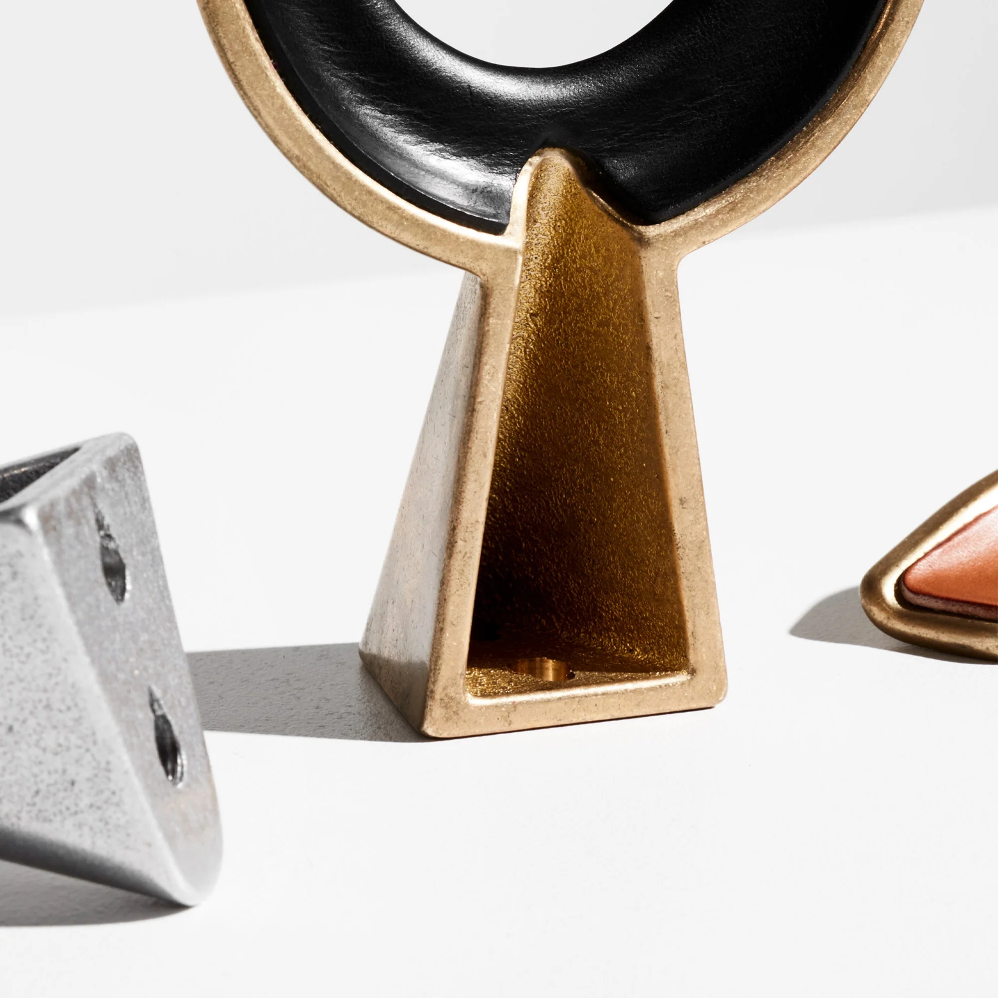 MINIM Sand Cast Hanger Brass & Black - Image 2