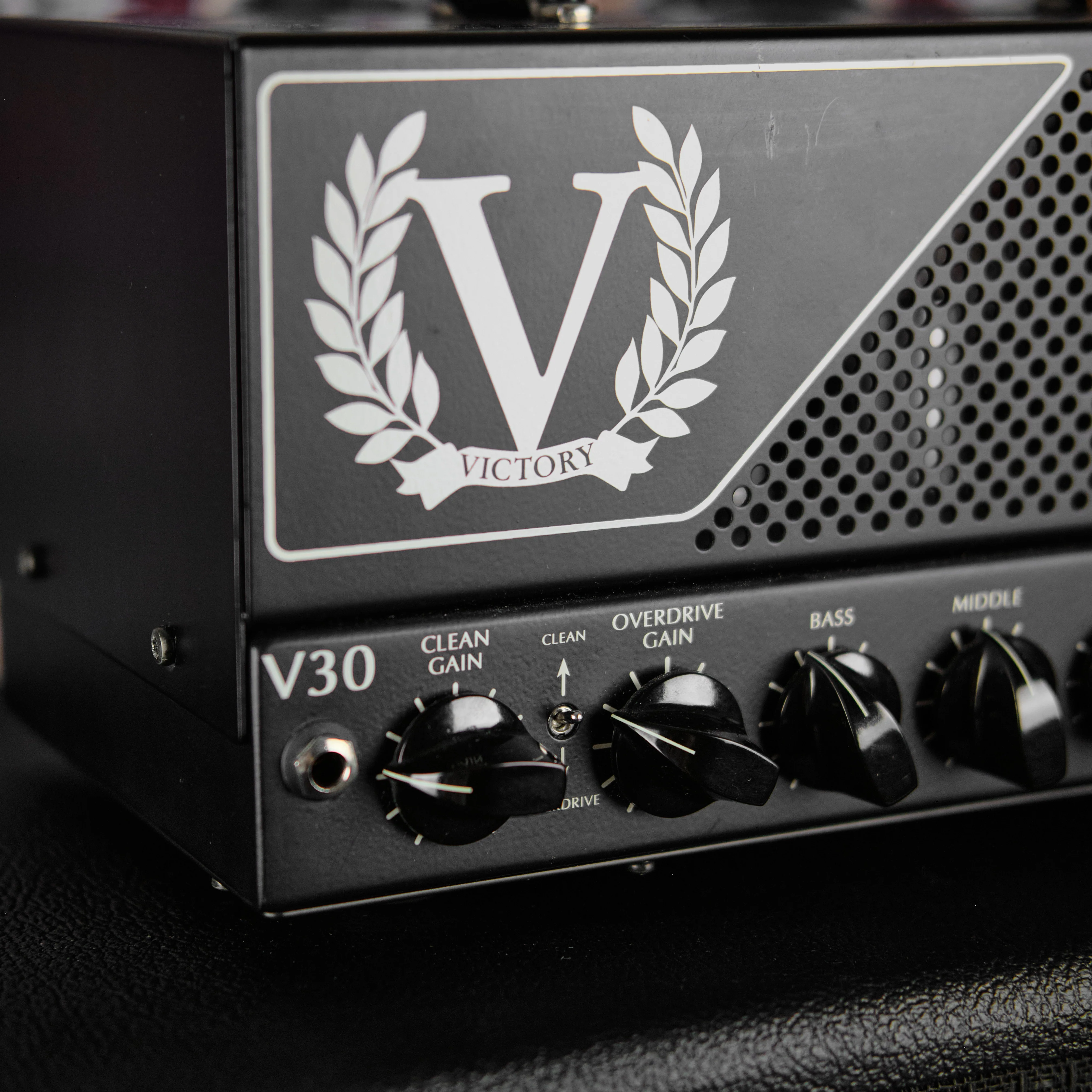Victory V30 'The Countess' 30-Watt Head & V212VV 2x12 Guitar Cabinet (Second-Hand) - Image 3